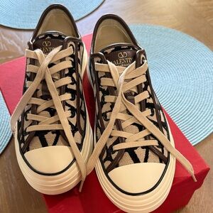 Valentino Beige and Black Canvas Sneakers
